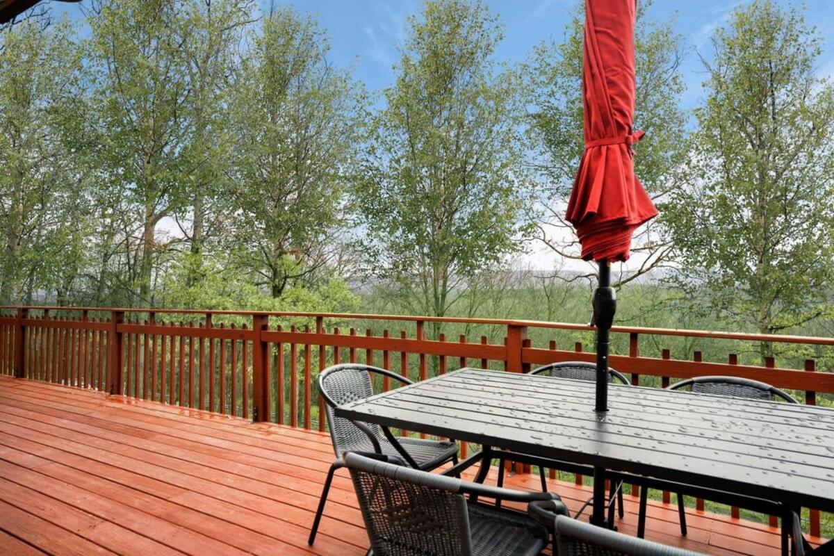 Modern Retreat W Hot Tub, Deck & Resort Amenities Berkeley Springs Exterior foto