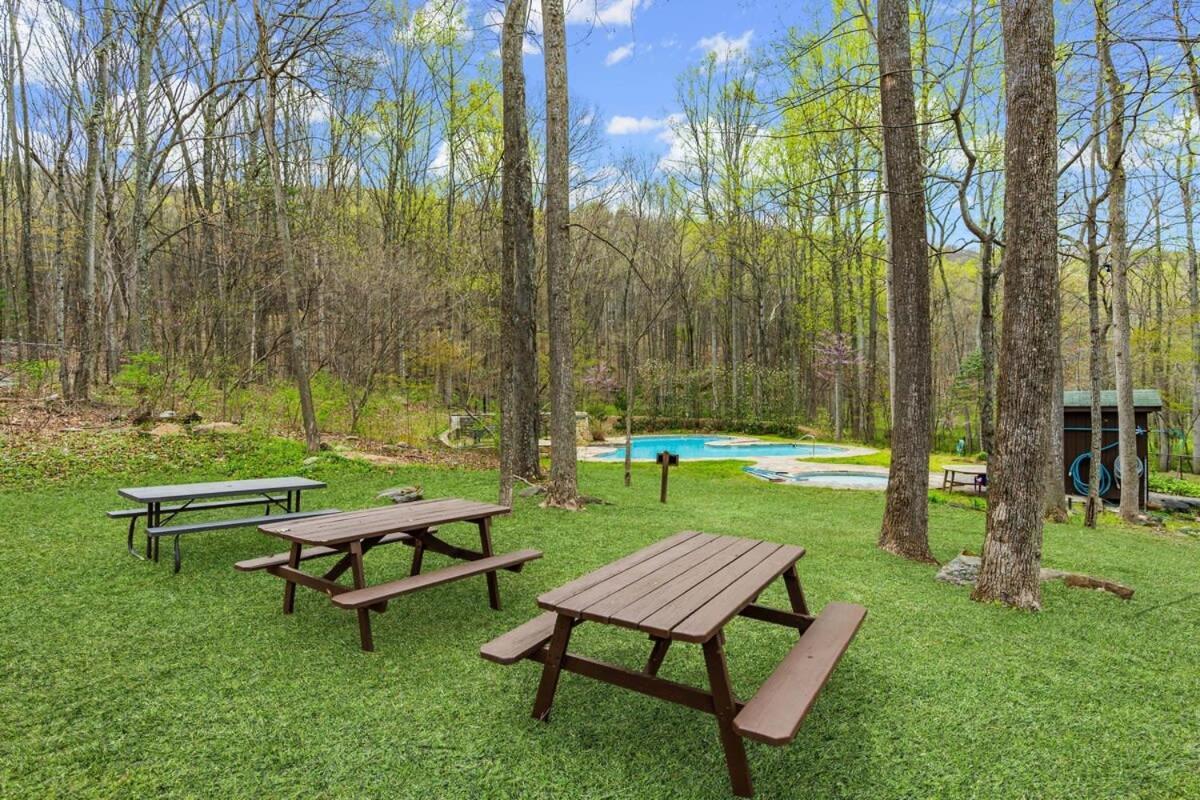 Modern Retreat W Hot Tub, Deck & Resort Amenities Berkeley Springs Exterior foto