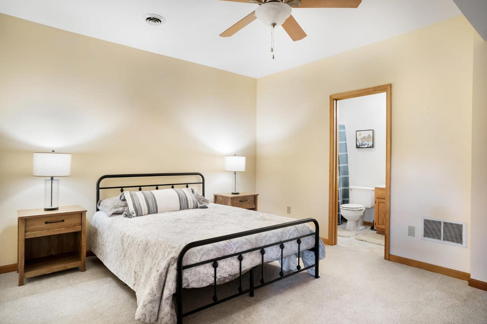 Modern Retreat W Hot Tub, Deck & Resort Amenities Berkeley Springs Exterior foto